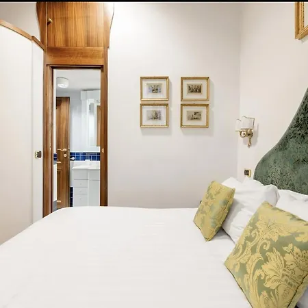 Bed and Breakfast Pantheon Antique 4*