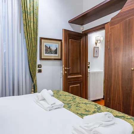 Pantheon Antique Bed & Breakfast 4*