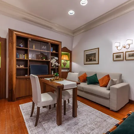 Couette-café Pantheon Antique 4*